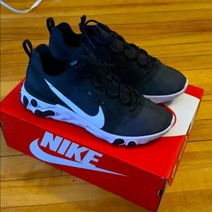 Running/walking shoes